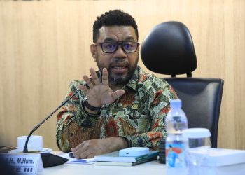 Terima Keluhan Pencaker Teluk Bintuni, Filep Wamafma Minta Rekrutmen Migas Dievaluasi