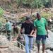 Gotong Royong Pasang Pipa, Satgas TMMD Hadirkan Akses Air Bersih ke Rumah Warga Yamboi
