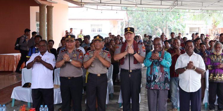 Kapolda Hengki Haryadi Silaturahmi Bersama Masyarakat Suku Moi