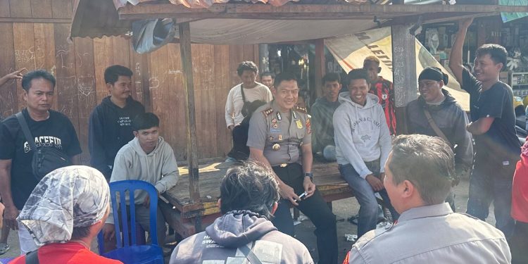 Silaturahmi ke Pangkalan Ojek Pasar Sentral, Kapolres Teluk Bintuni: Polisi Hadir Mendengar dan Mencari Solusi Bersama