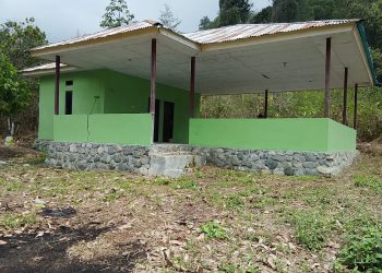 Tak Hanya Rumah, Satgas TMMD Juga Memperbaiki Balai Kampung Yamboi