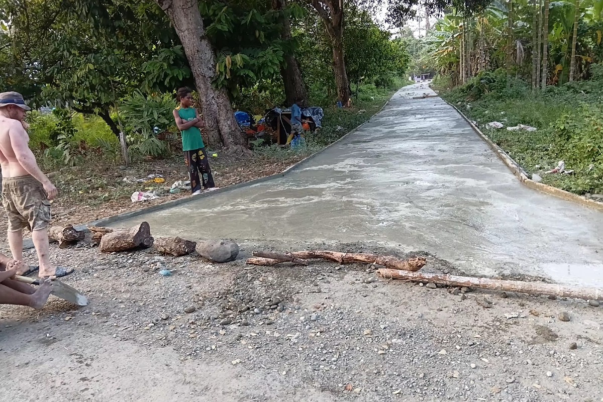 Pengecoran Jalan Kampung Program TMMD Rampung 100 Persen