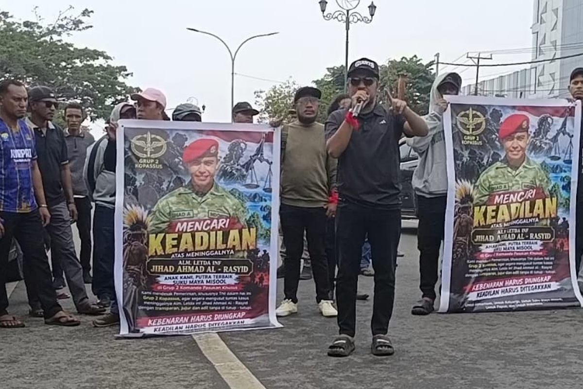 Tim Kopassus – Mabes Pomad Temui Keluarga Jihad di Makorem, Tanpa Keterangan untuk Media